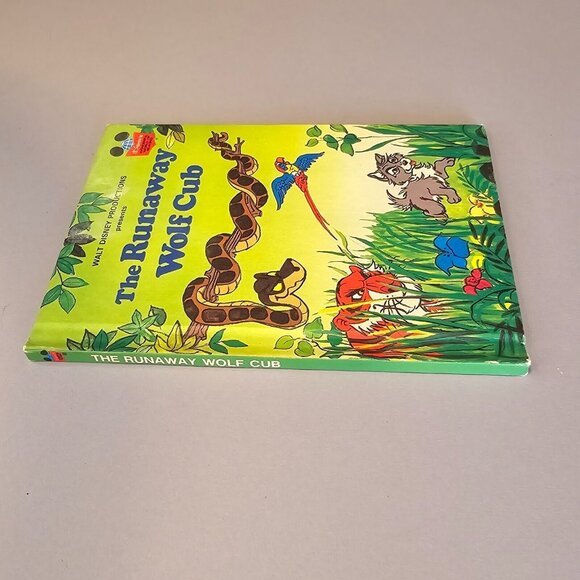 The Runaway Wolf Cub Walt Disney Productions 1980 Hardcover Book Club Edition - Picture 3 of 12